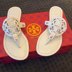 Tory burch flips